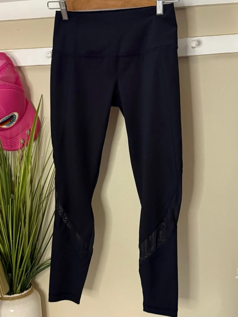 Yogalicious Black Lux Size Small Leggings White Logo Yoga Running Gym